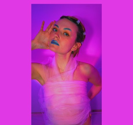 Girl On Cinema model nudes gallery