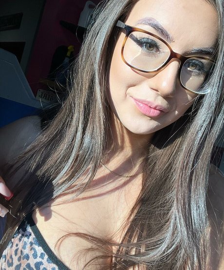 Meghan Marquez model pretty pic