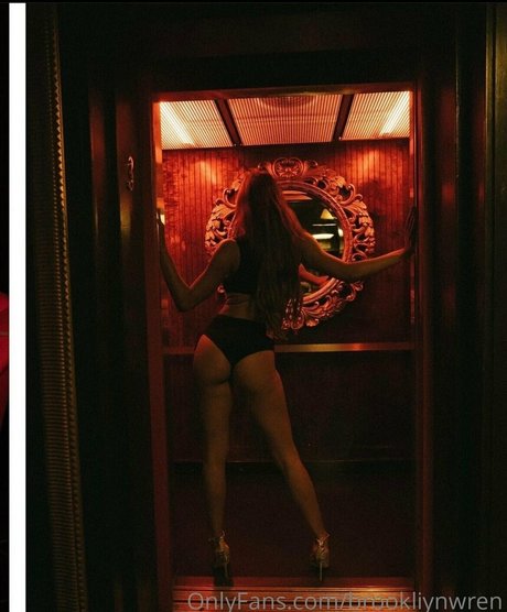 brookliynwren model image