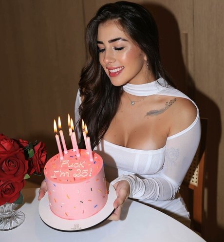 MC Julieta naked star photos