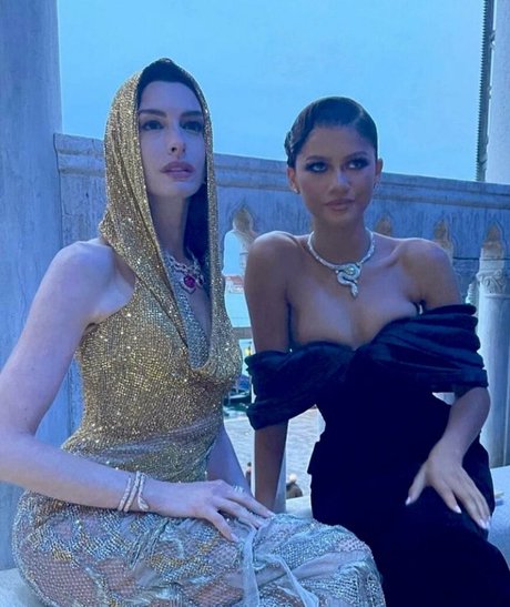 Zendaya model high quality image