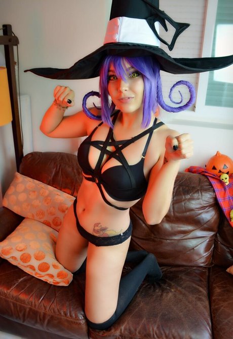 Shermie Cosplay model top image