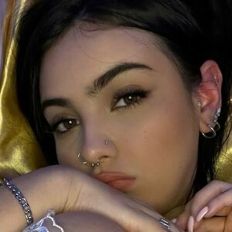 emvlina free model image