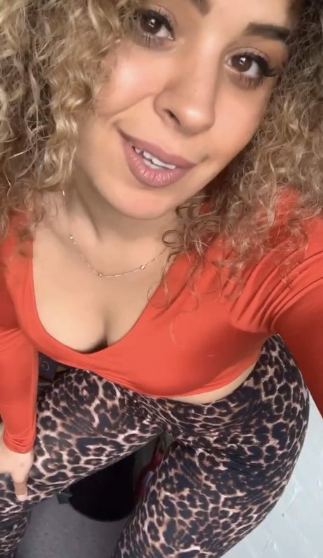 JustYeliz pornstar top img