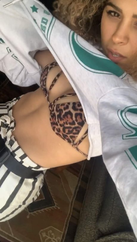 JustYeliz pornographic model gallery