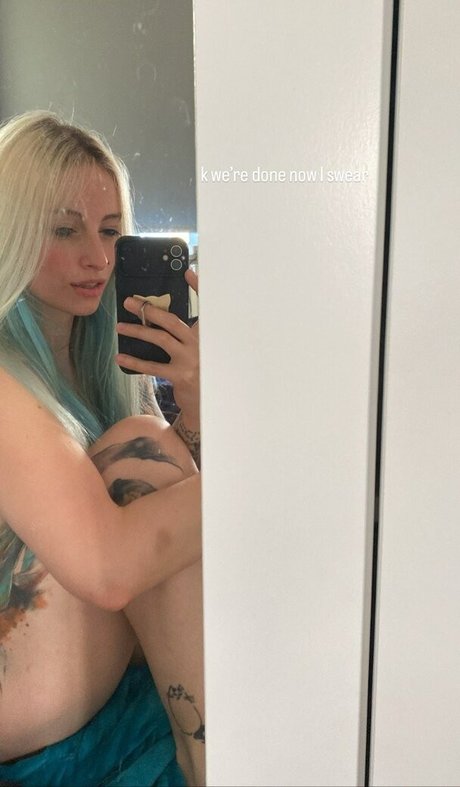 Giulia Henne star sexy pics