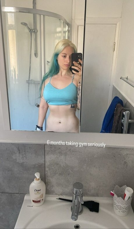 Giulia Henne xxx model pics