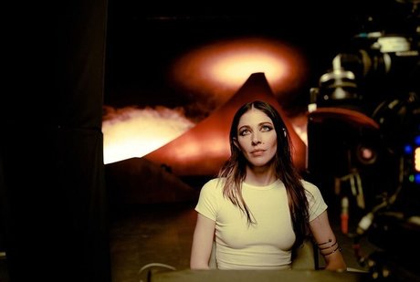 Caroline Polachek beautiful pornstar archive