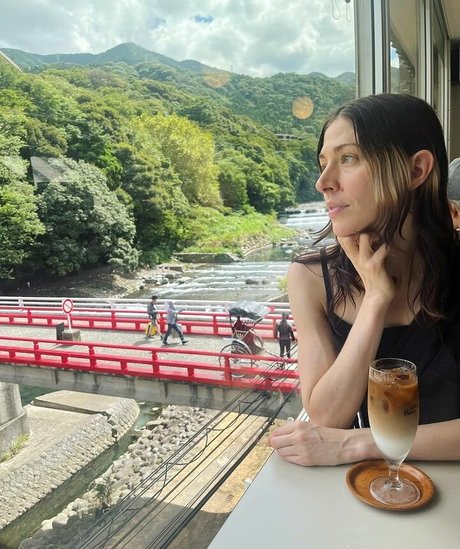 Caroline Polachek pornstar naked pics