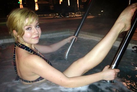 Jennette McCurdy model pretty pictures