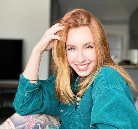 Megan Everett pornstar top picture