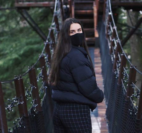 Sarah Butt adult model image