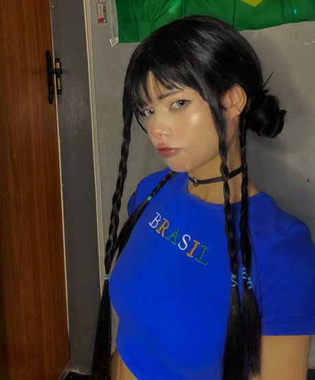 Vamp car model sexy picture