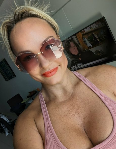 pussy spreading onlyfans naked photos