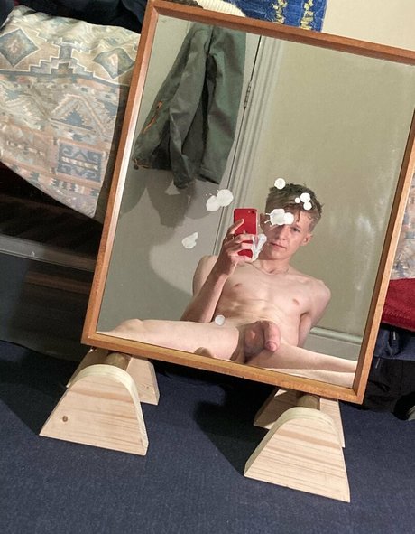 aiden twink top star photo