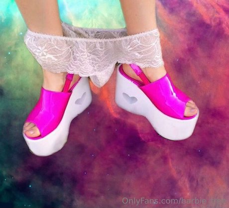 barbie free model high quality image