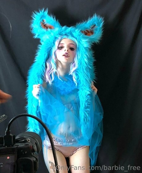 barbie free exclusive model pictures