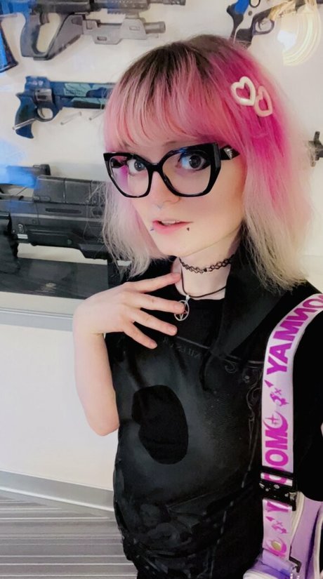 Ninehydras model nudes pictures