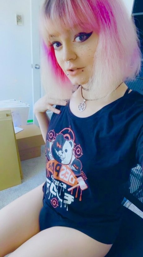 Ninehydras star adult pics