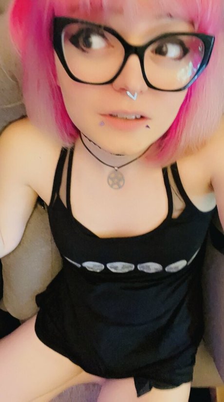 Ninehydras star nude gallery