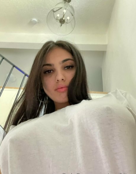 em1lina model pictures