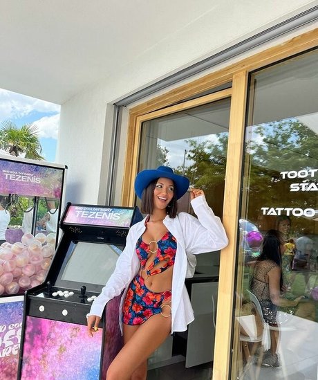 Tania Medina adult star photo