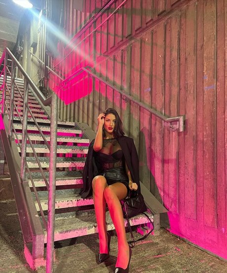 Tania Medina model high quality pic