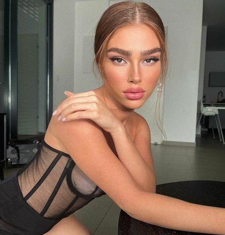 Eden Chanel model hd images