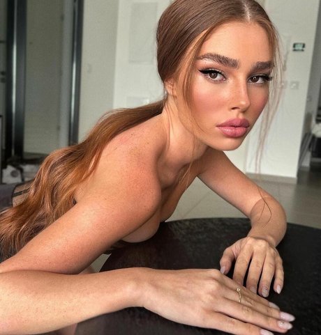 Eden Chanel perfect model pictures