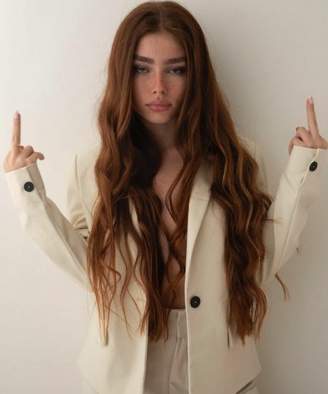 Eden Chanel exclusive star photos