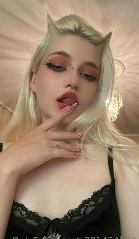 squirt teen onlyfans hot nude image