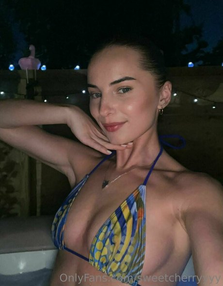 sweetcherryyyy naked star archive