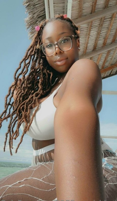 bigbootylatinamx best star pic