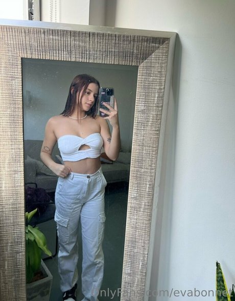 evabonnet model naked image