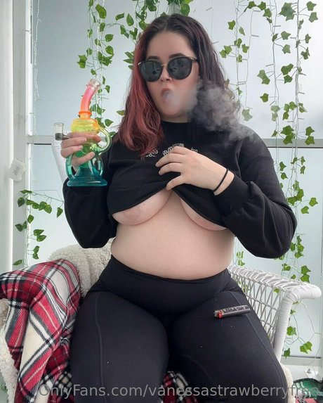 vanessastrawberryfree star free image