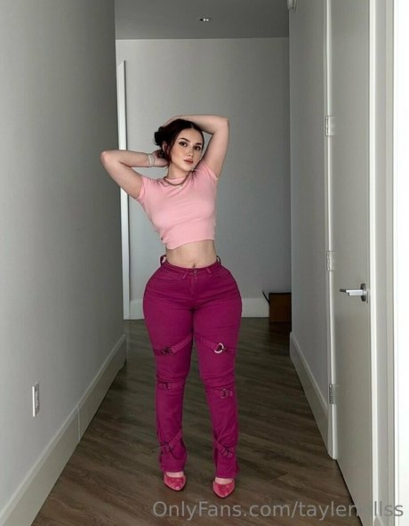 taylerhillss star pretty photos