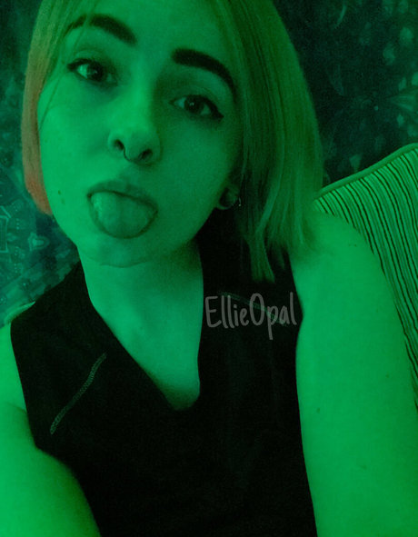 ellieopalfree Quick photo