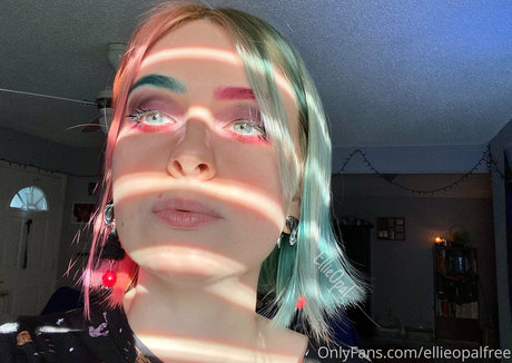 ellieopalfree xxx star image