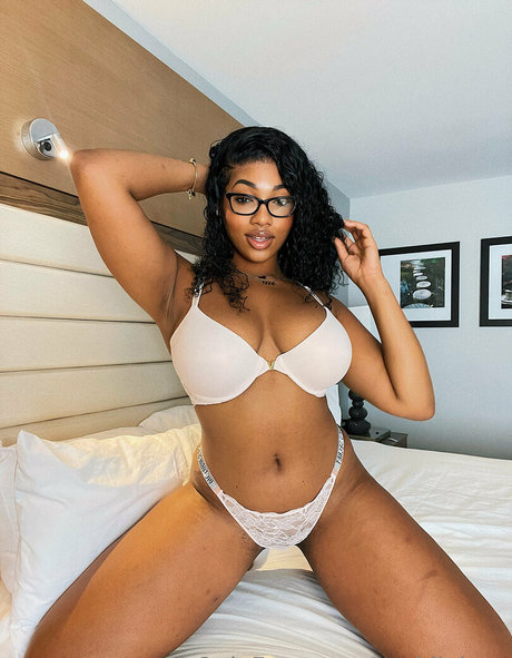 blonde shemale onlyfans sexy nudes photos