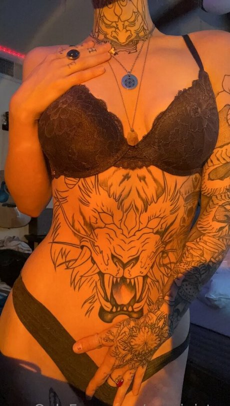 savsinister pornstar pretty pics