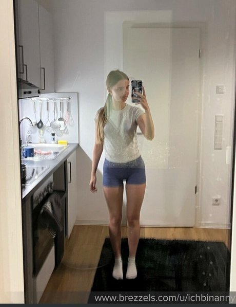 ichbinanny model nudes archive