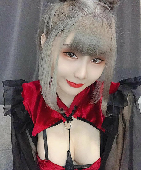 valentine8 official naked star pic