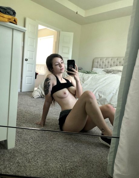 poisonxgirl exclusive pornstar image