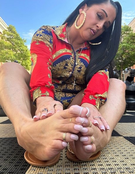 snowyarches adult actress images