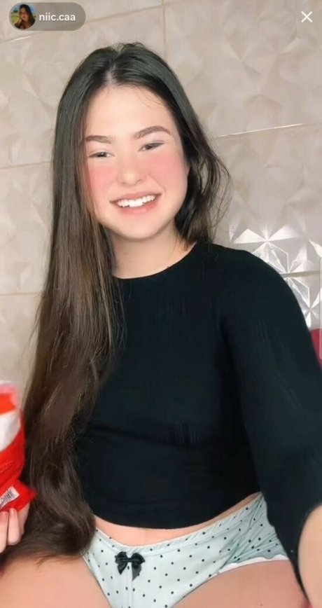 Nicolle Caroline Profile photo