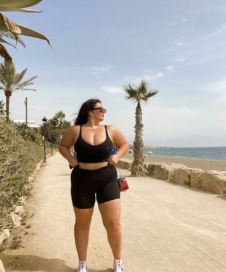 Rebecca Shortt pornographic model photo