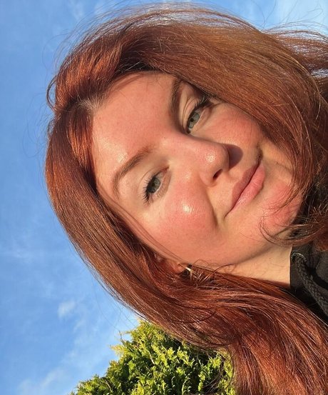 Rebecca Shortt adult model photo