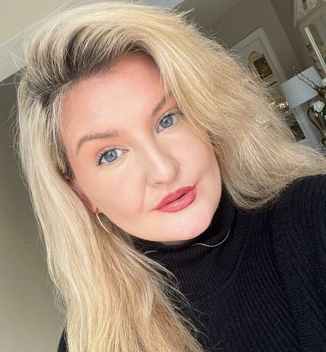 asian brunette onlyfans beautiful nude picture