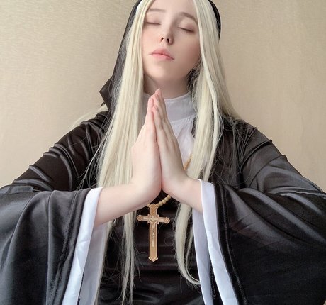 Julia Situn model nice images