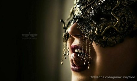 janacurvyfree hd actress picture